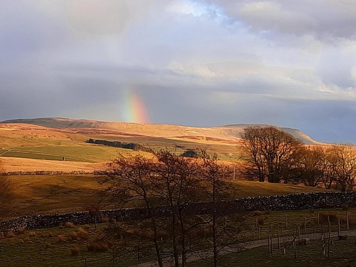 The Warren Lodge Cabin At Ashes Farm, Near Settle Exterior photo